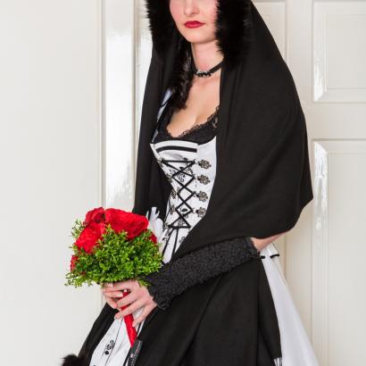 Brauttracht mit Stola