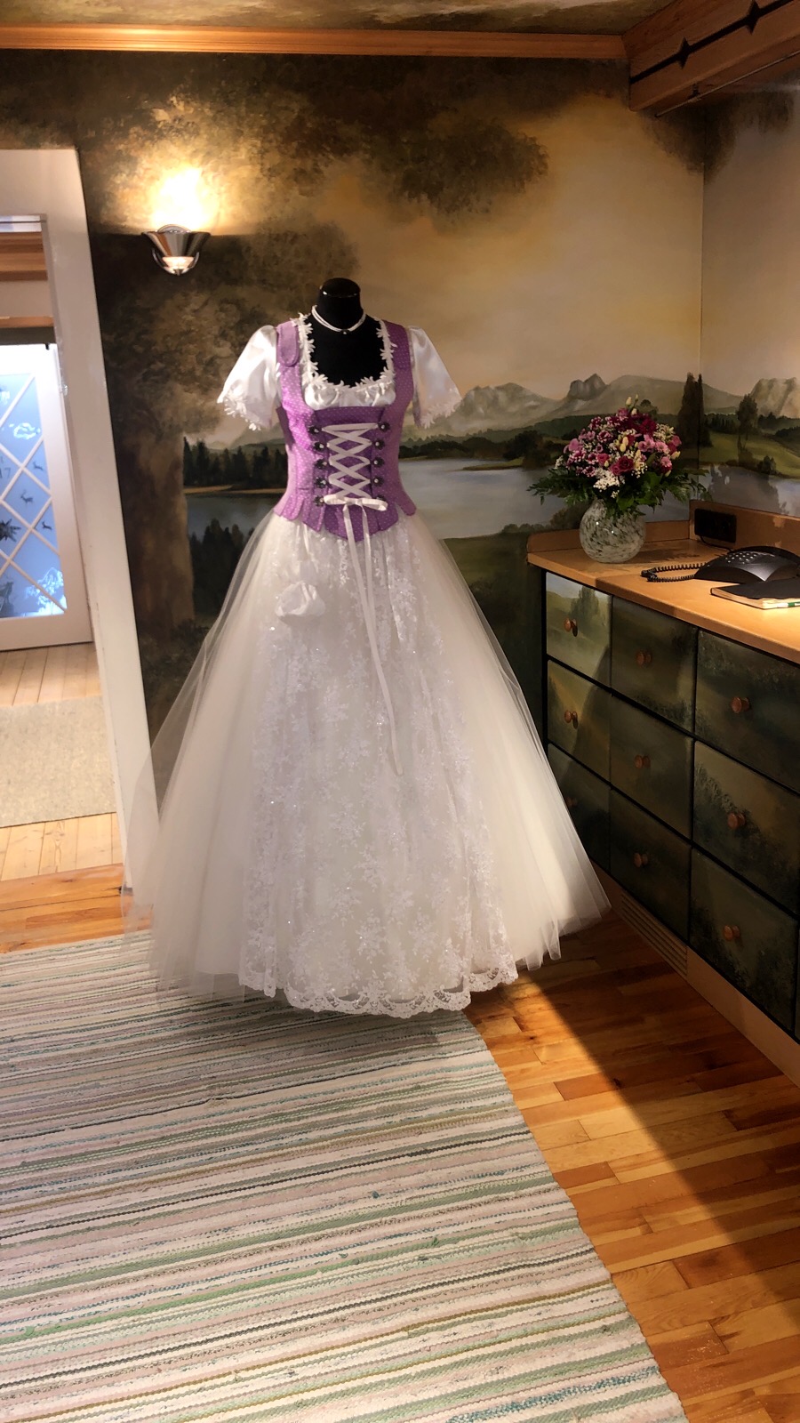 Tracht Fur Den Schonsten Tag Im Leben Hochzeitstracht Von Der Sportalm Waltner